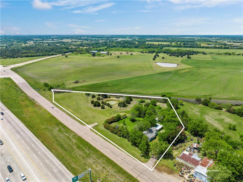 18793 N Interstate 35 Property Photo 1