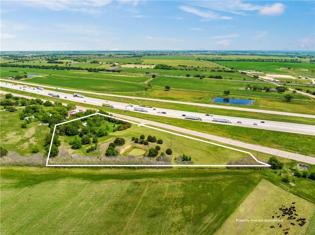 18793 N Interstate 35 Property Photo 5
