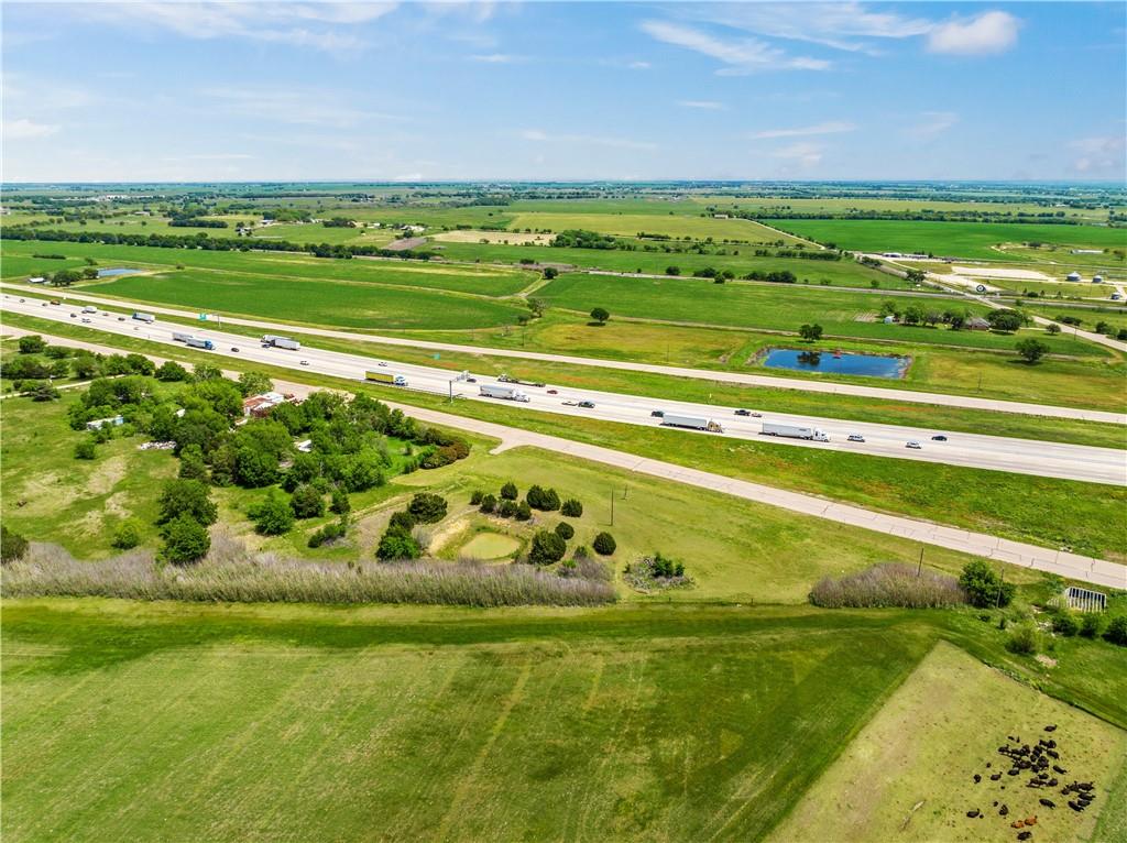 18793 N Interstate 35 Property Photo 6