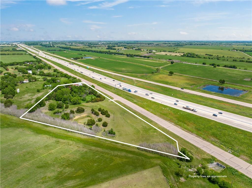 18793 N Interstate 35 Property Photo 7