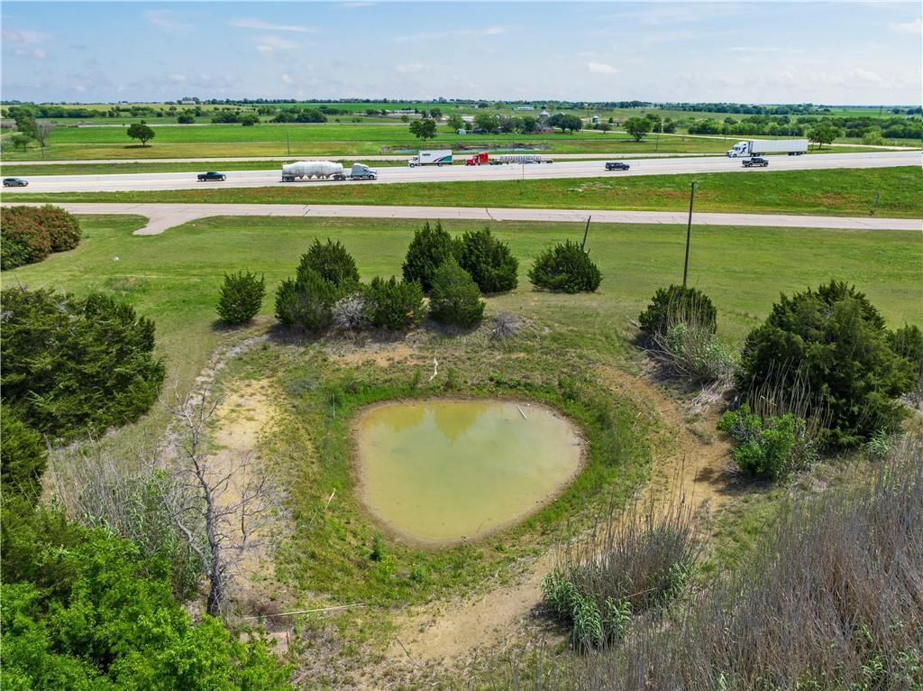 18793 N Interstate 35 Property Photo 11