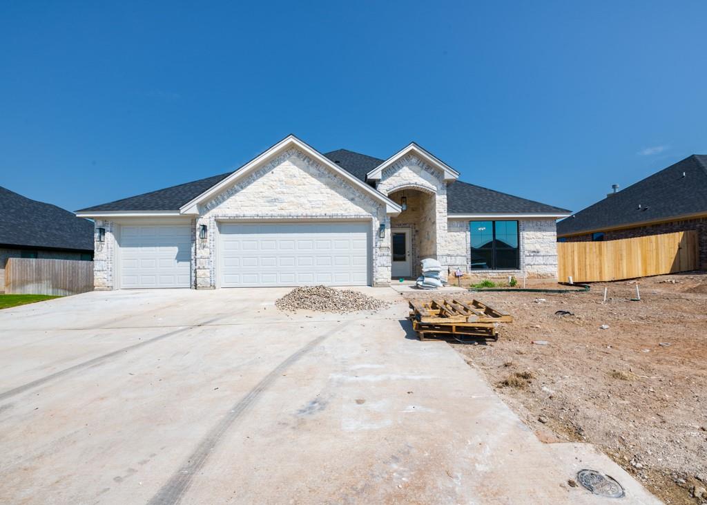 809 Sunnys Halo Drive Property Photo 1