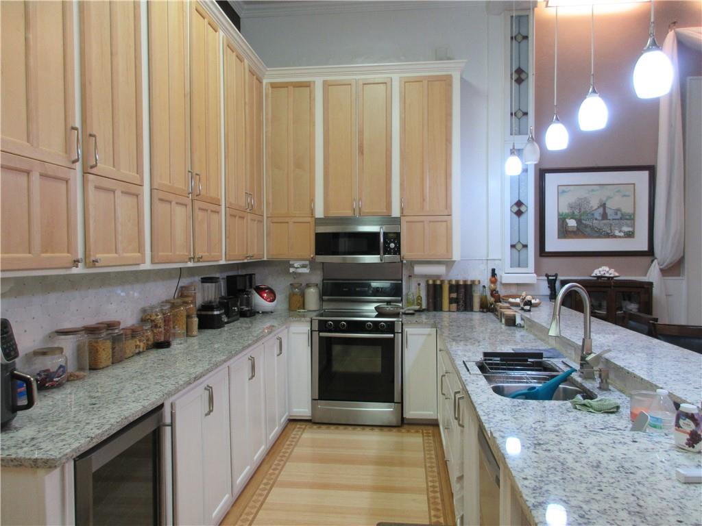 201 Live Oak Street Property Photo 4