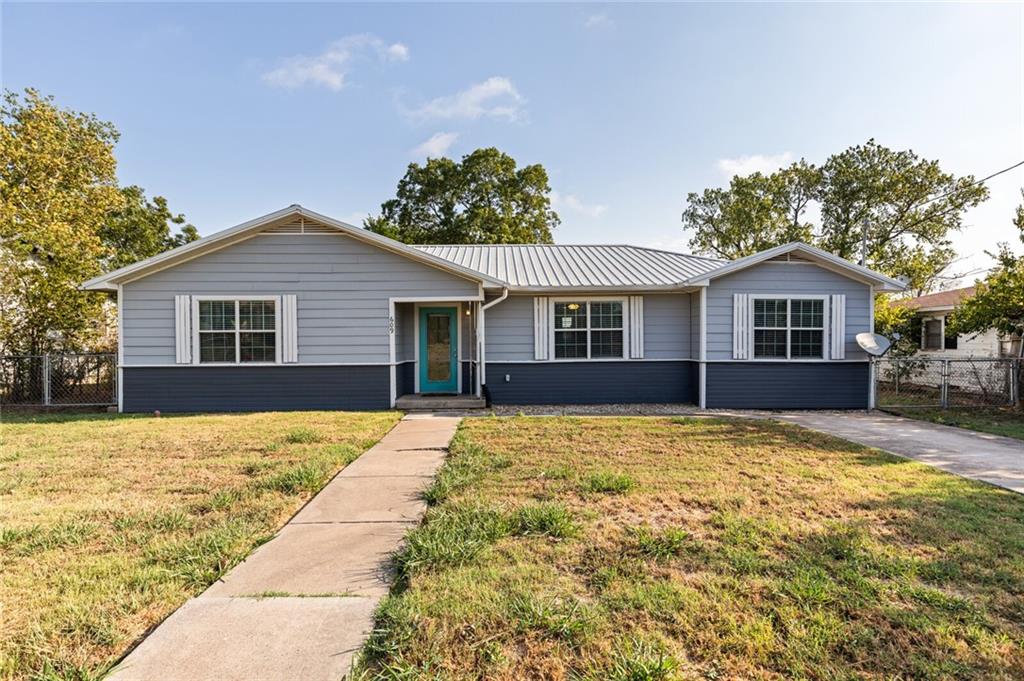 609 E Pine Street Property Photo