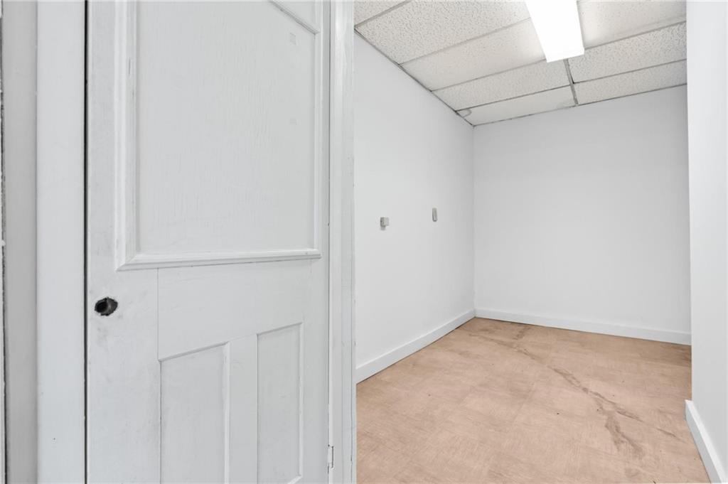 231 E Elm Street Property Photo 11