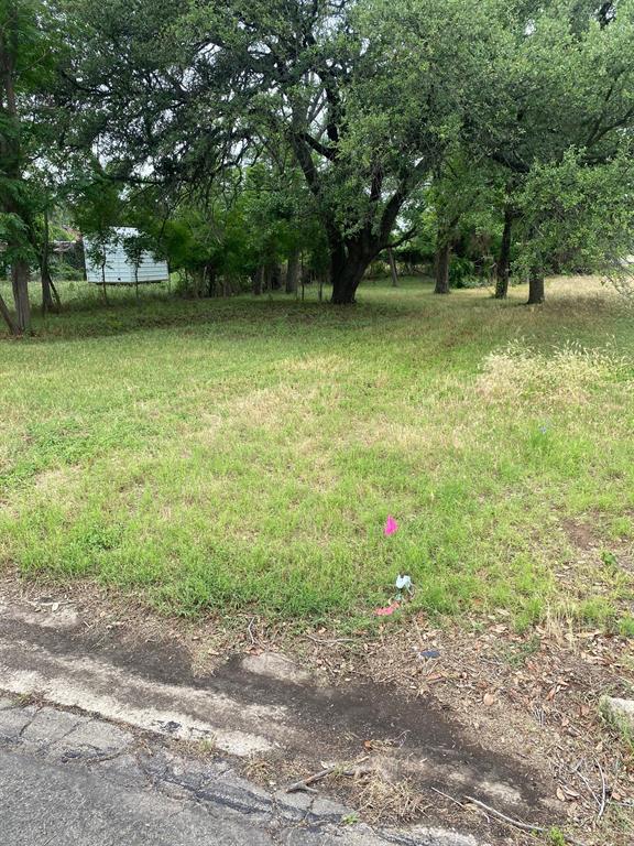 304 Walker Street Property Photo 2