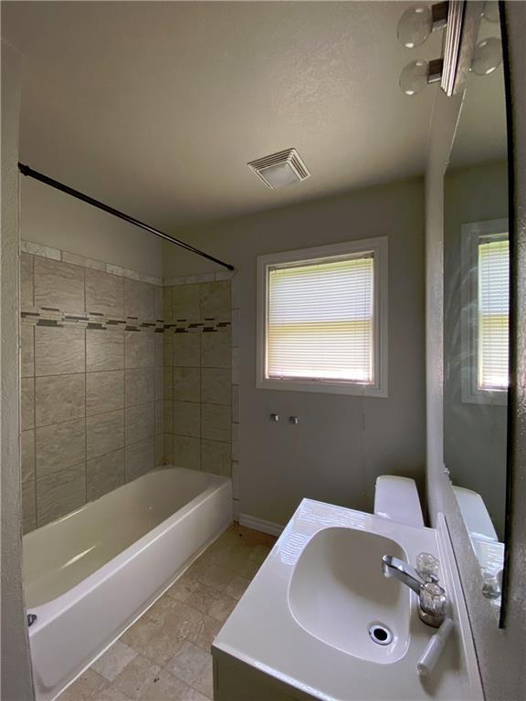 2725 Lasker Avenue Property Photo 7