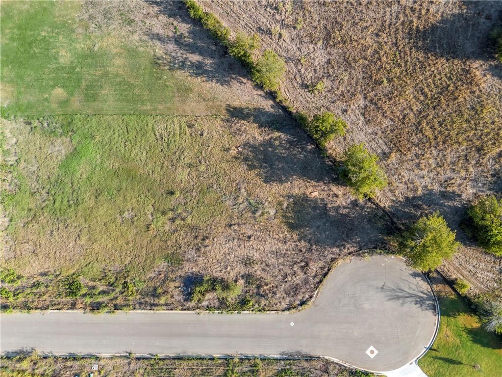 9801 Bridlewood Lane Property Photo 10