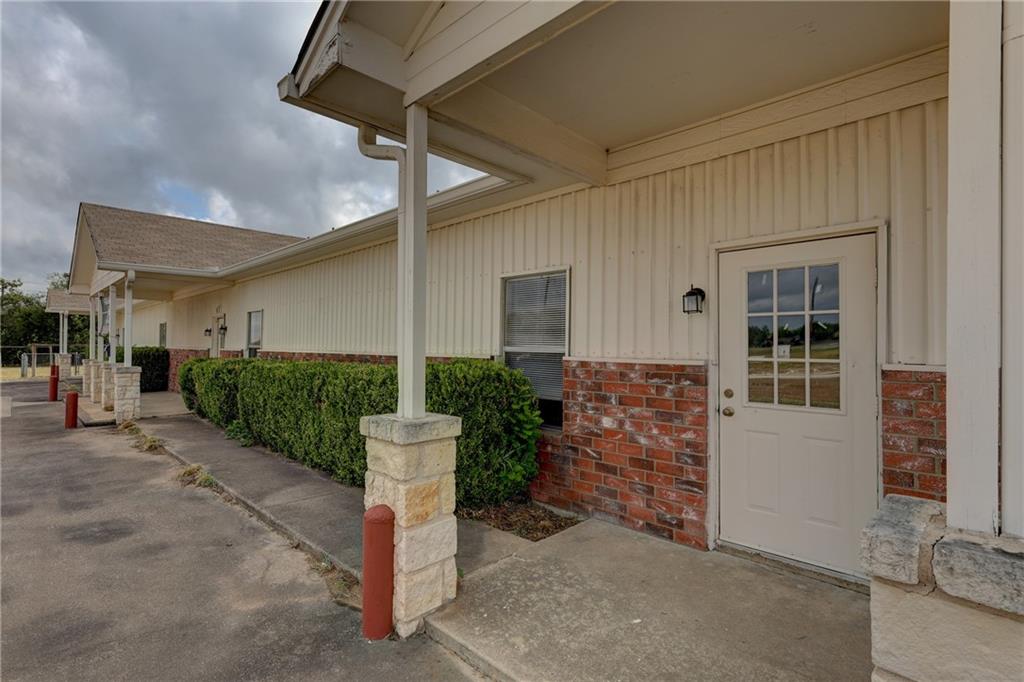 611 W Spring Valley Road Property Photo 3