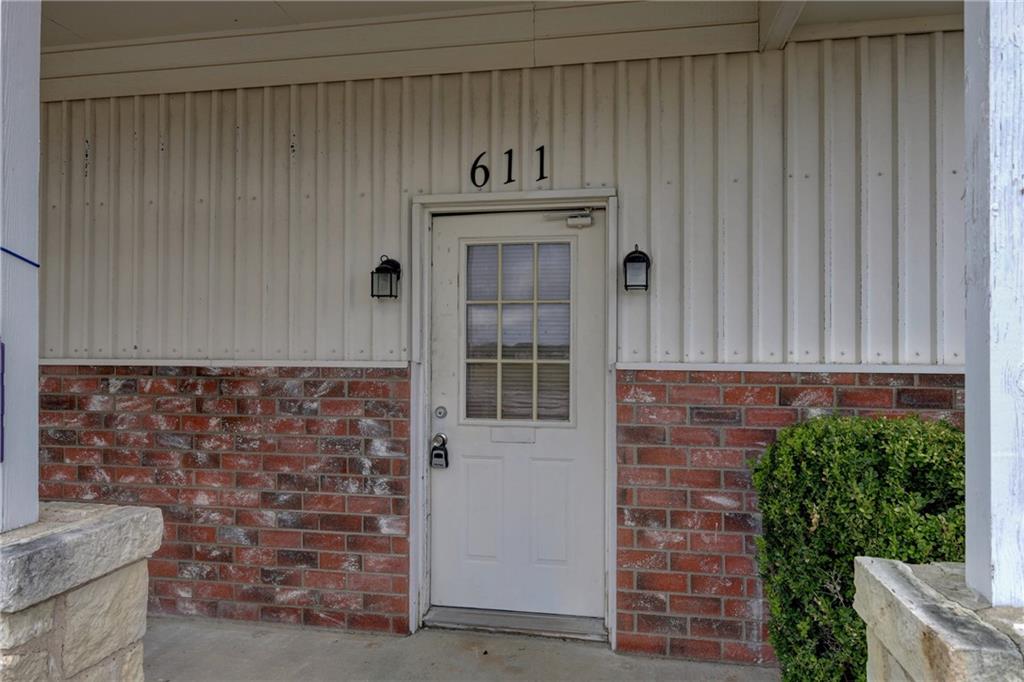 611 W Spring Valley Road Property Photo 4