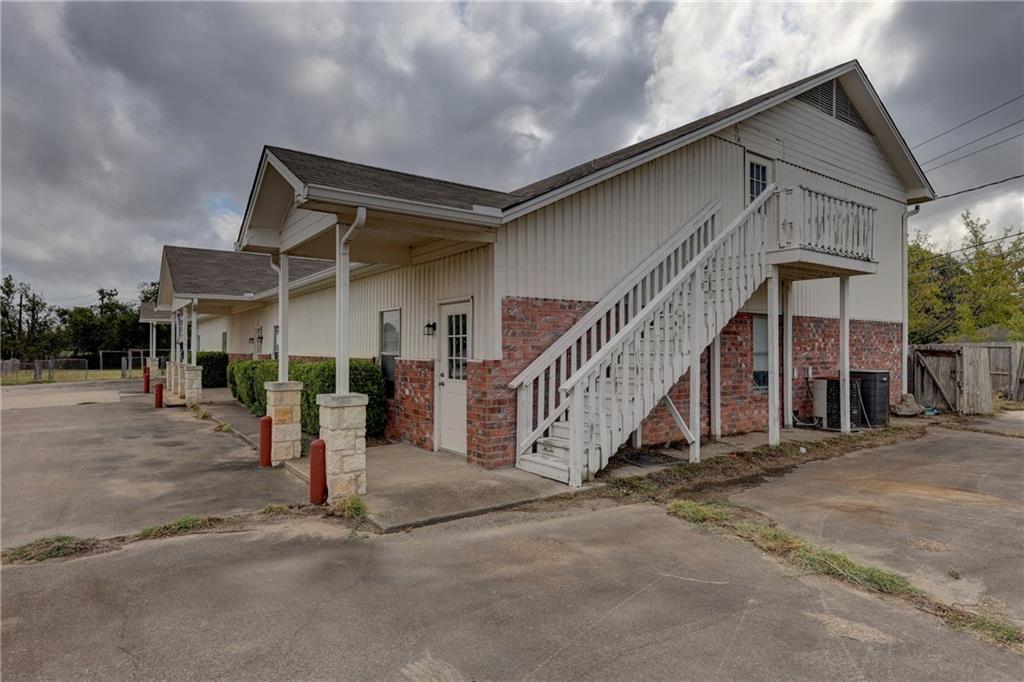 611 W Spring Valley Road Property Photo 6