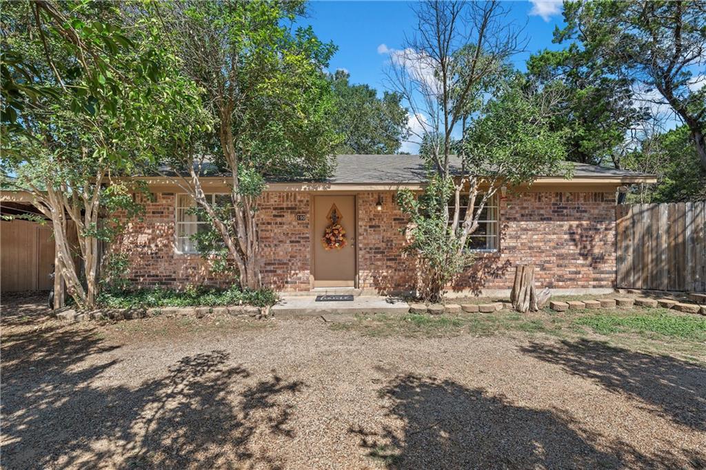 190 Crowfoot Lane Property Photo