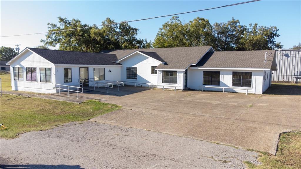 837 State Hwy 171 Property Photo 5