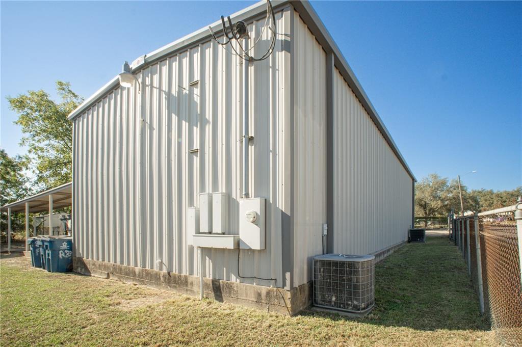 837 State Hwy 171 Property Photo 8