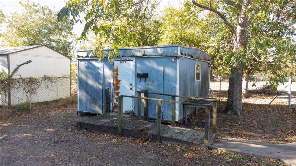 837 State Hwy 171 Property Photo 15
