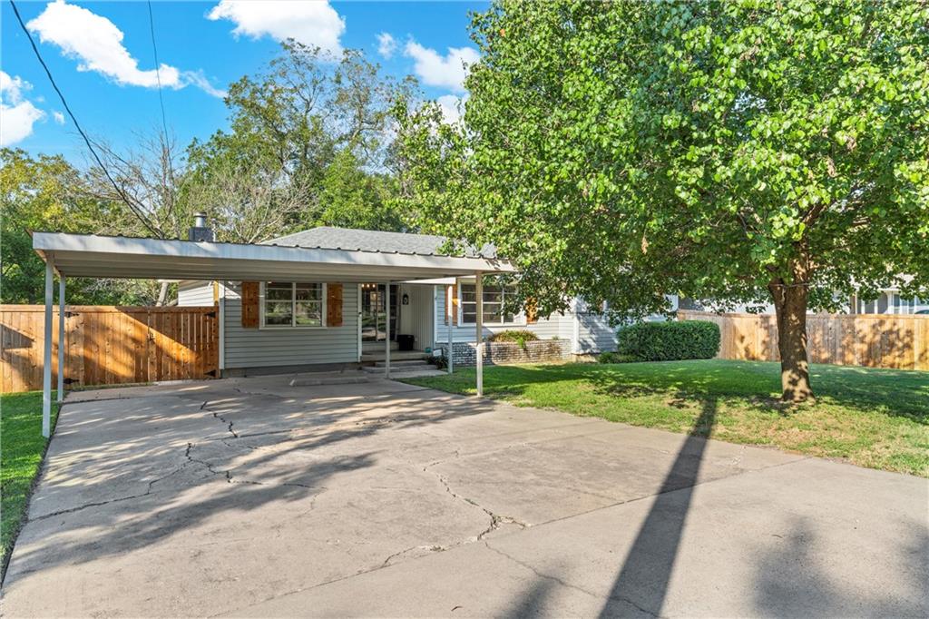 1027 Park Dr Property Photo