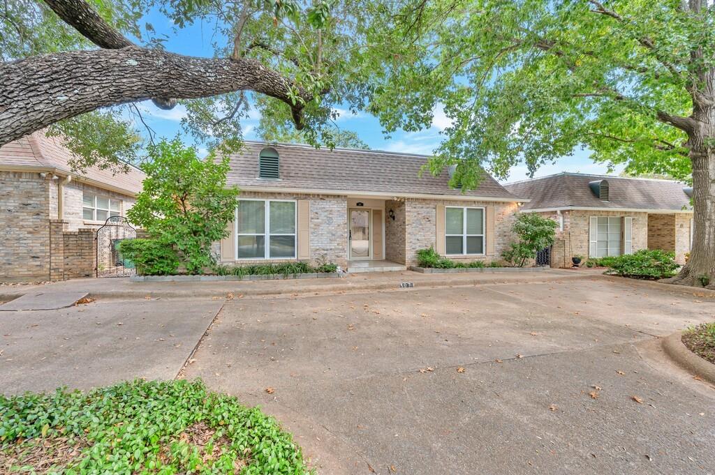 307 N Ave M Property Photo 1