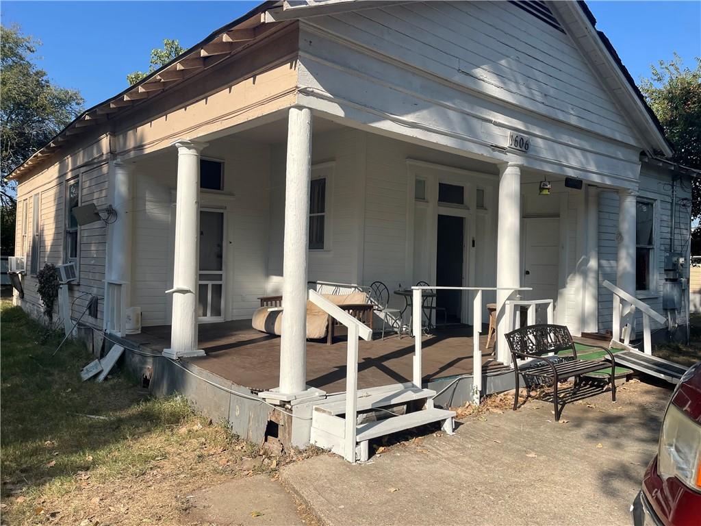 1606 Cole Road Property Photo