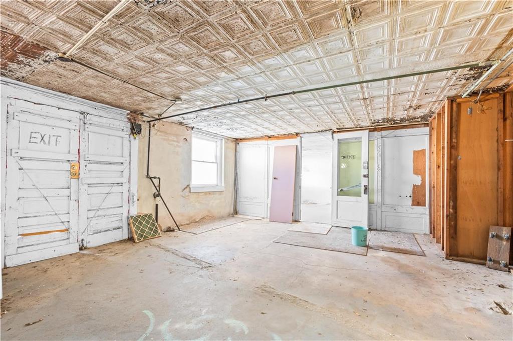 207 E Elm Street Property Photo 15
