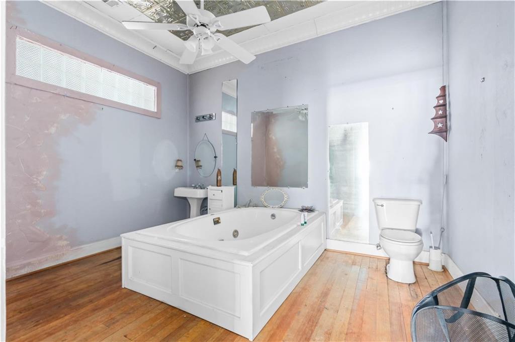 207 E Elm Street Property Photo 31