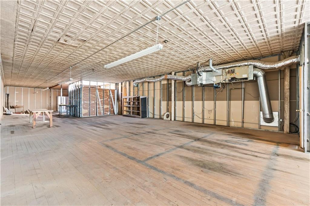 207 E Elm Street Property Photo 34