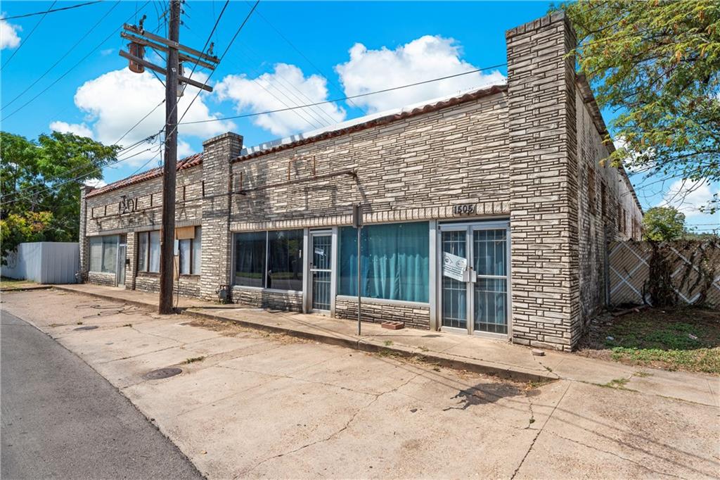 1501 Herring Avenue Property Photo 3