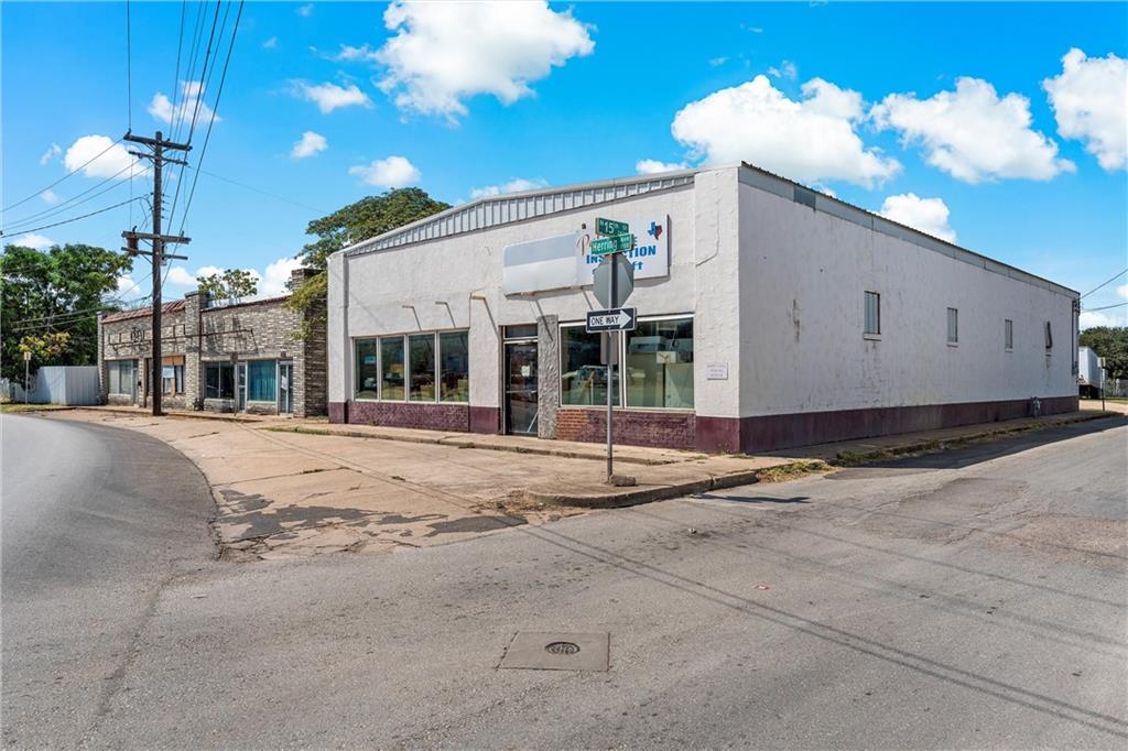 1501 Herring Avenue Property Photo 4