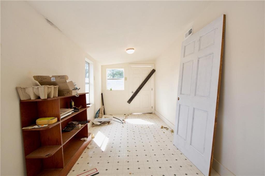 816 E Milam Street Property Photo 14