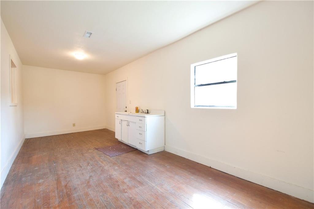 816 E Milam Street Property Photo 15