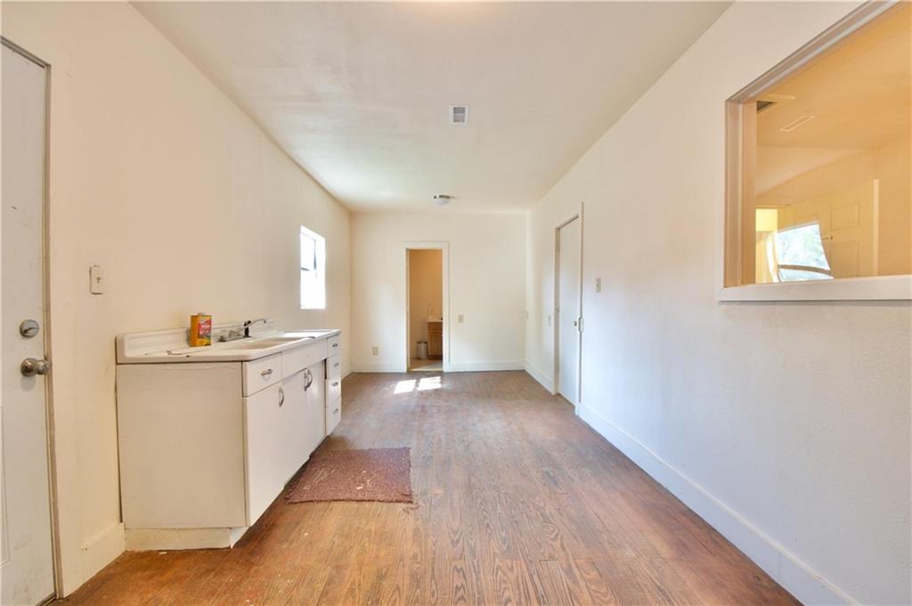 816 E Milam Street Property Photo 16