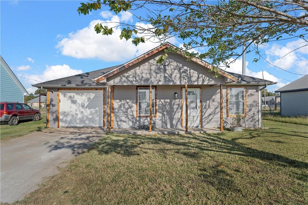 921 E Beth St Property Photo