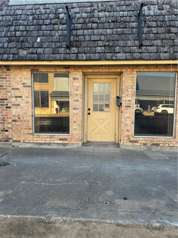 225 Main Street Property Photo