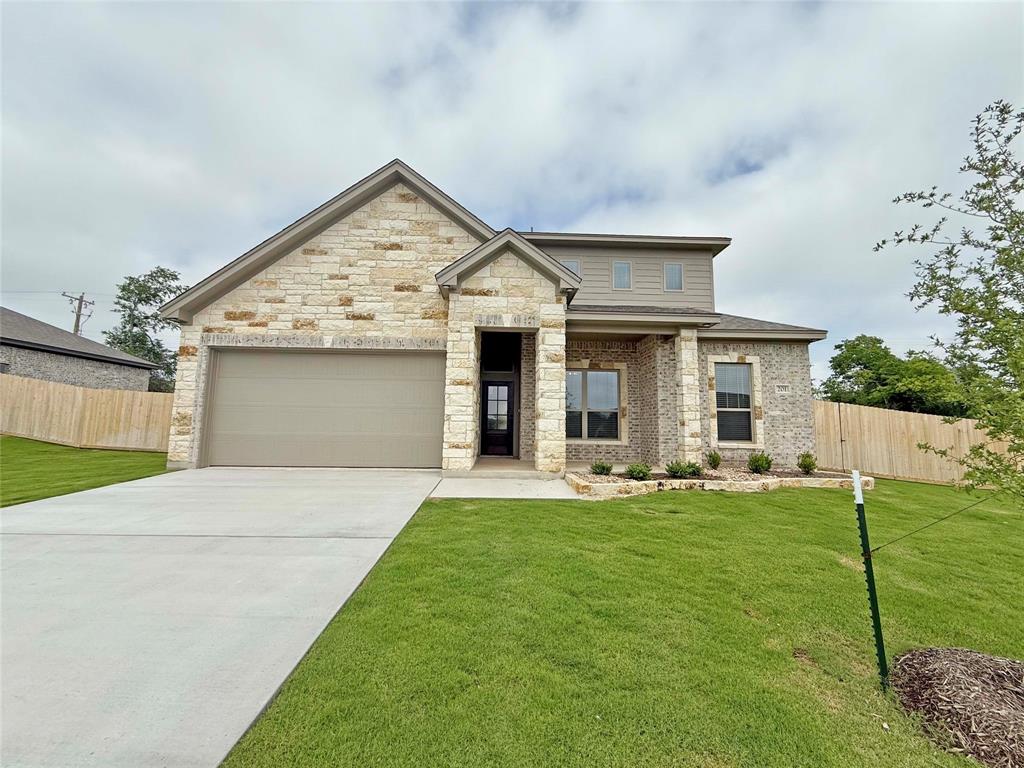 201 Lasso Loop Property Photo 1