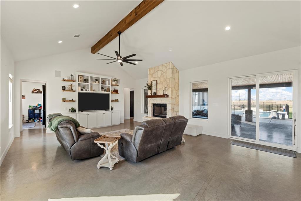 353 Willow Moon Ranch Road Property Photo 4