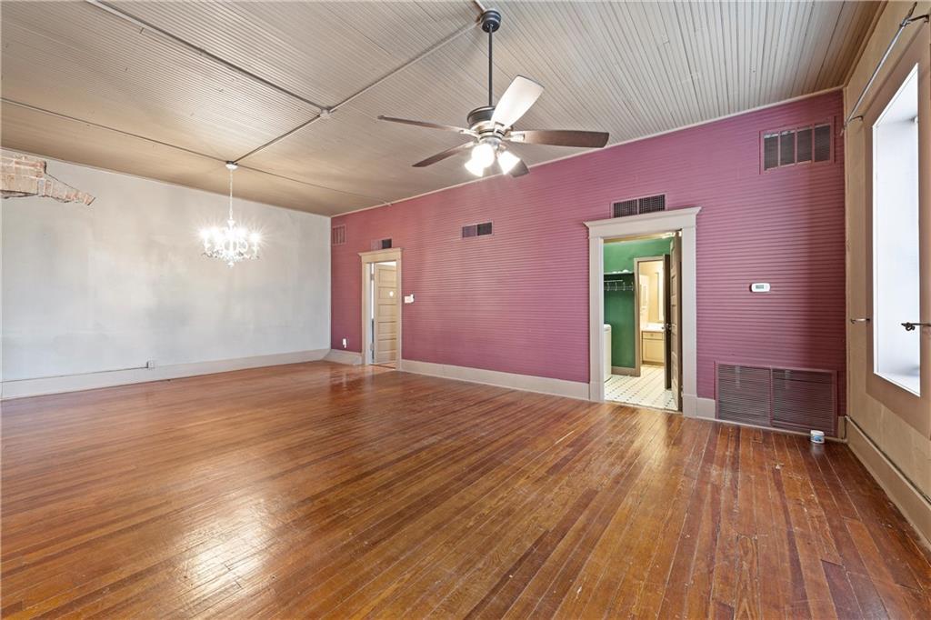 101-105 E Center Street Property Photo 15