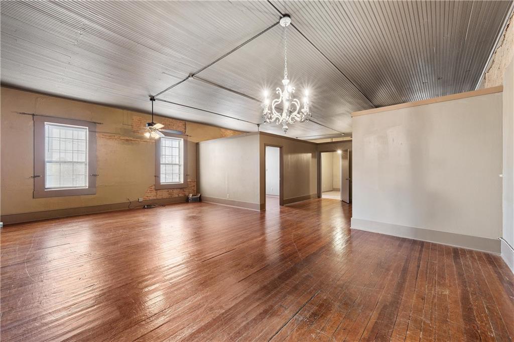 101-105 E Center Street Property Photo 23