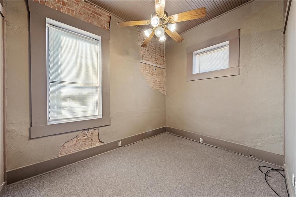 101-105 E Center Street Property Photo 25