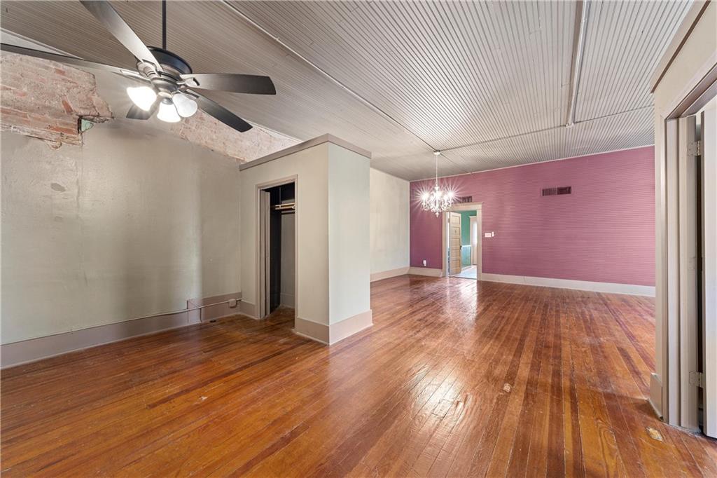 101-105 E Center Street Property Photo 26