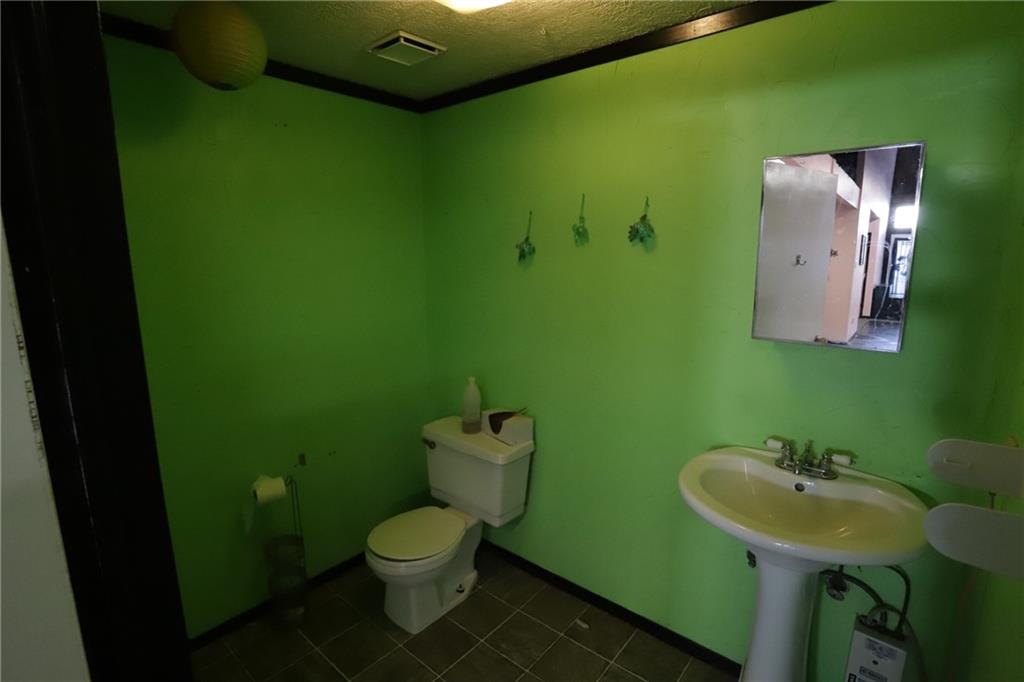 117 S Main St Property Photo 5