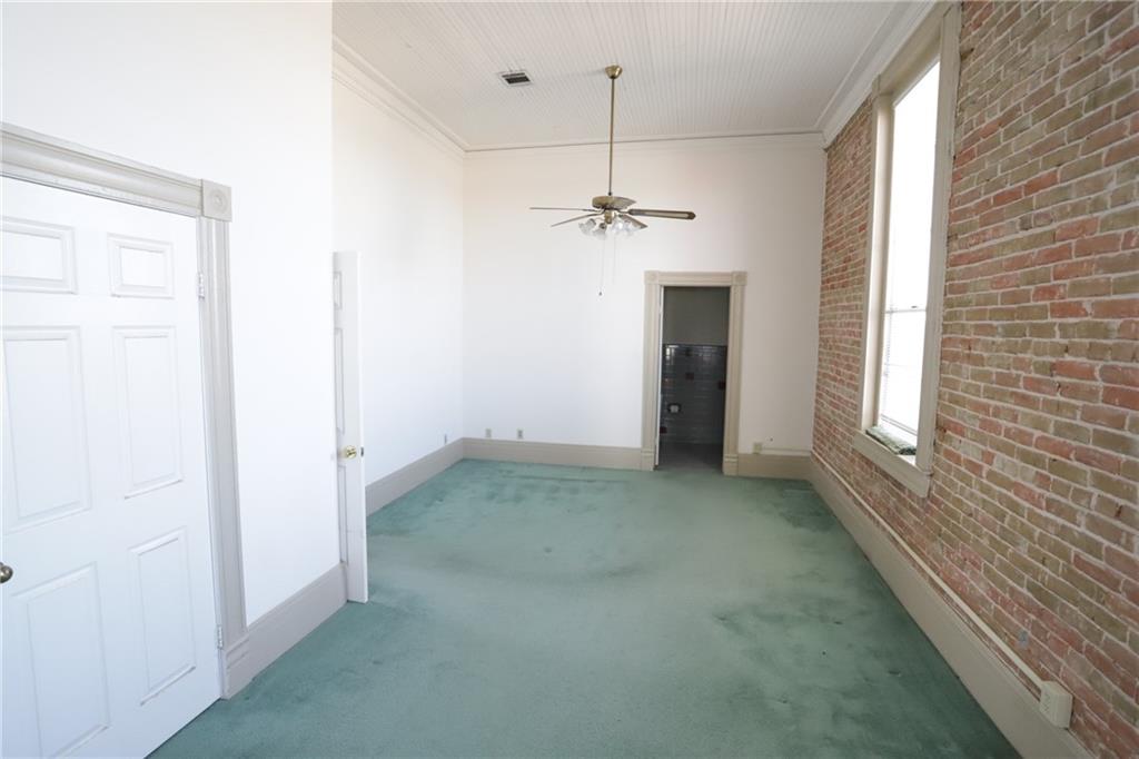 117 S Main St Property Photo 13