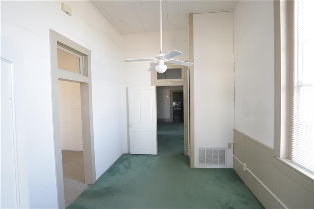 117 S Main St Property Photo 14
