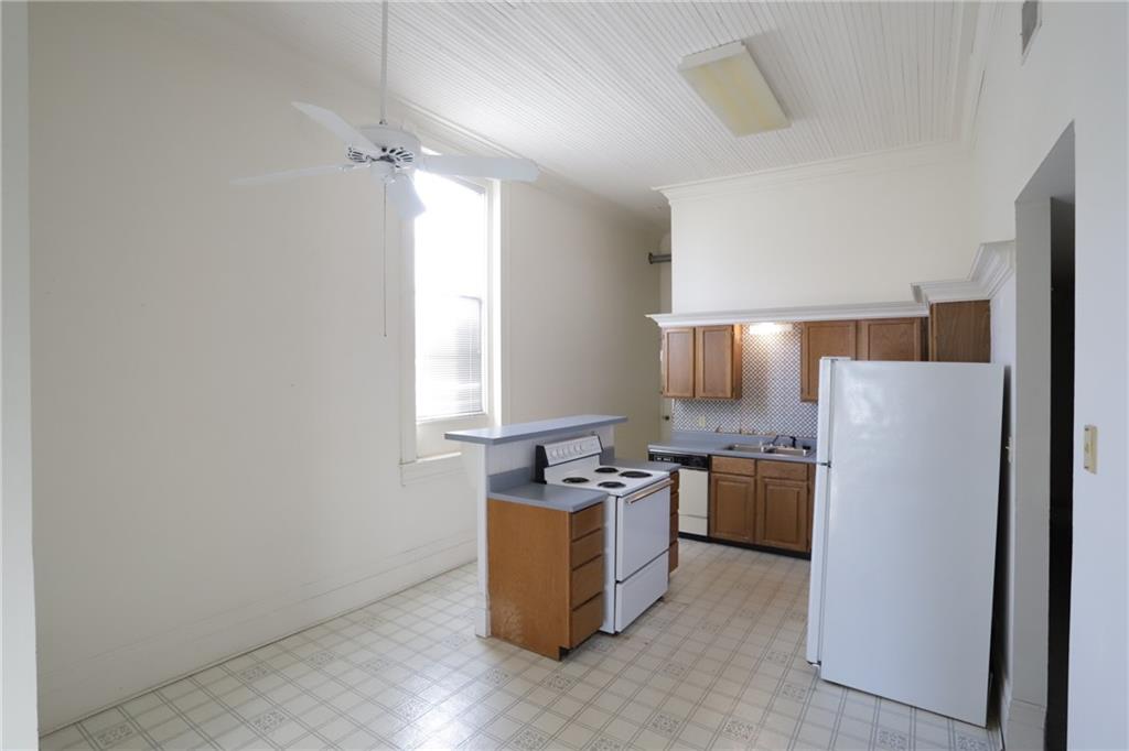 117 S Main St Property Photo 17