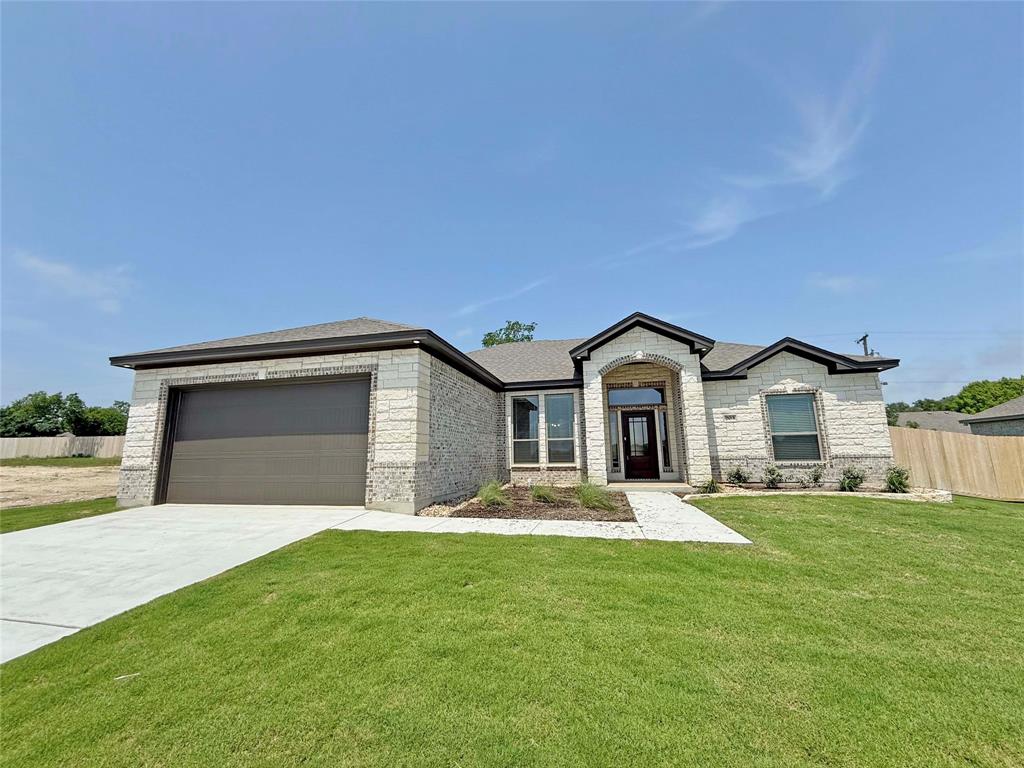 203 Lasso Loop Property Photo 1
