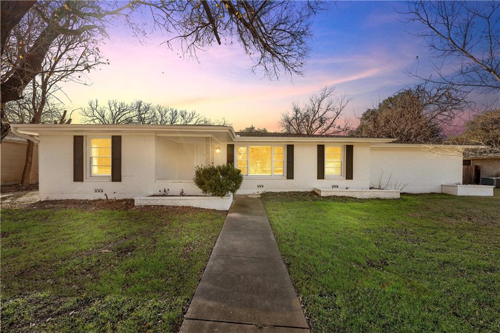 2416 Lake Air Dr Property Photo