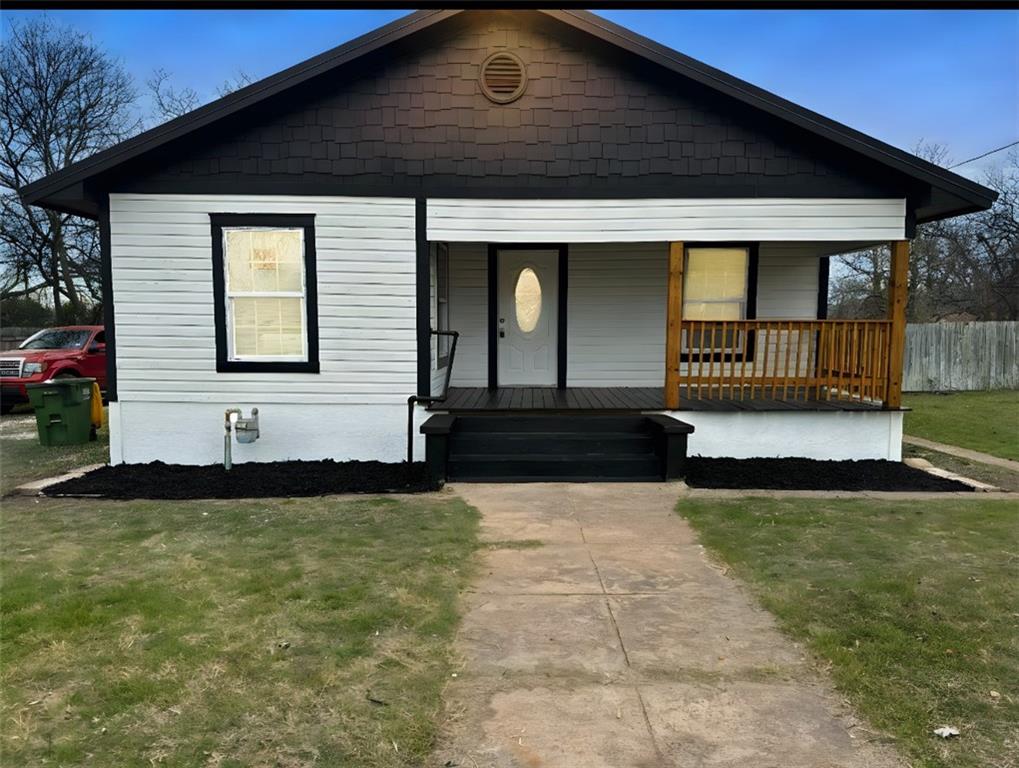218 E Bell St Property Photo