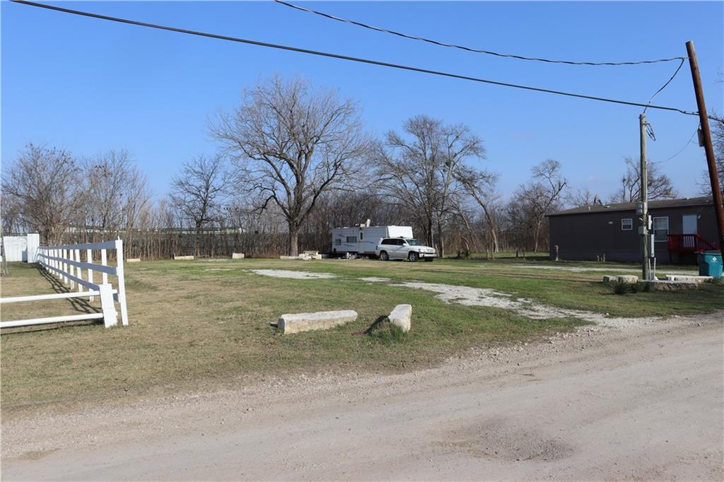 310 W Burleson Property Photo 1