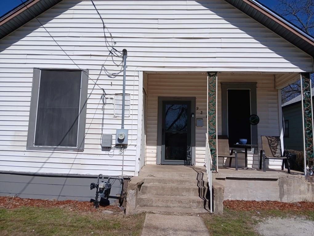 921 Preston Street Property Photo 1