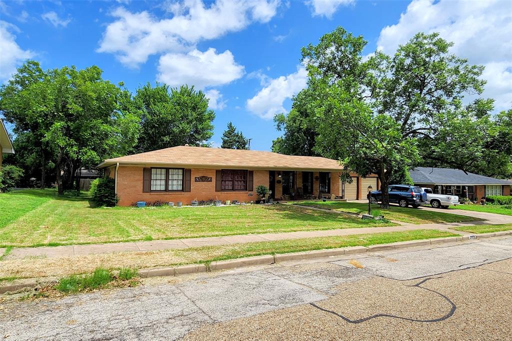 3833 Huaco Lane Property Photo 1