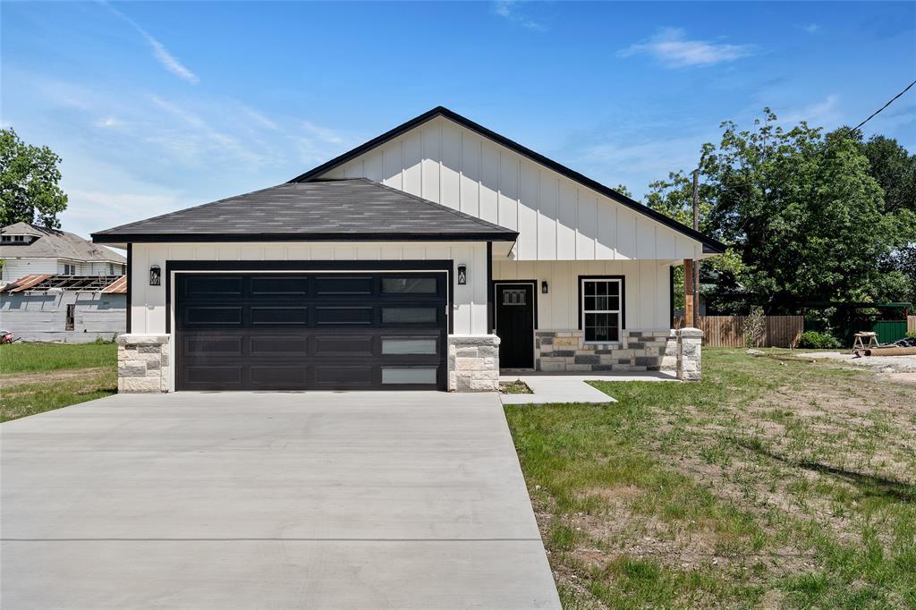 502 N Mignonette Drive Property Photo 1