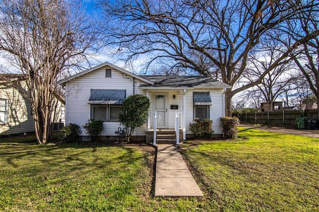 606 N Davis Street Property Photo 1